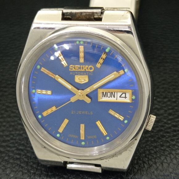 Vintage 1981 Seiko Automatic Mens Silver Watch W/daydate & Blue accents - Picture 3 of 10